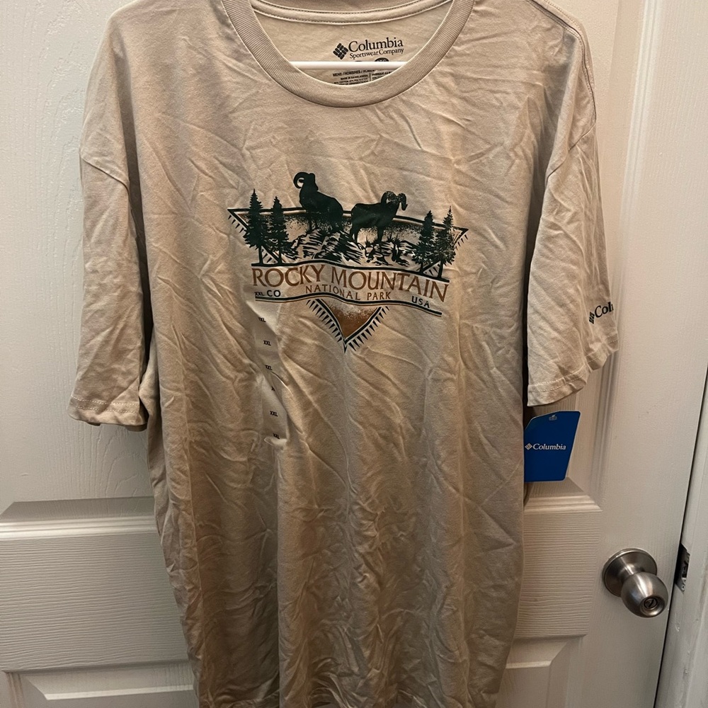 Columbia t-shirt